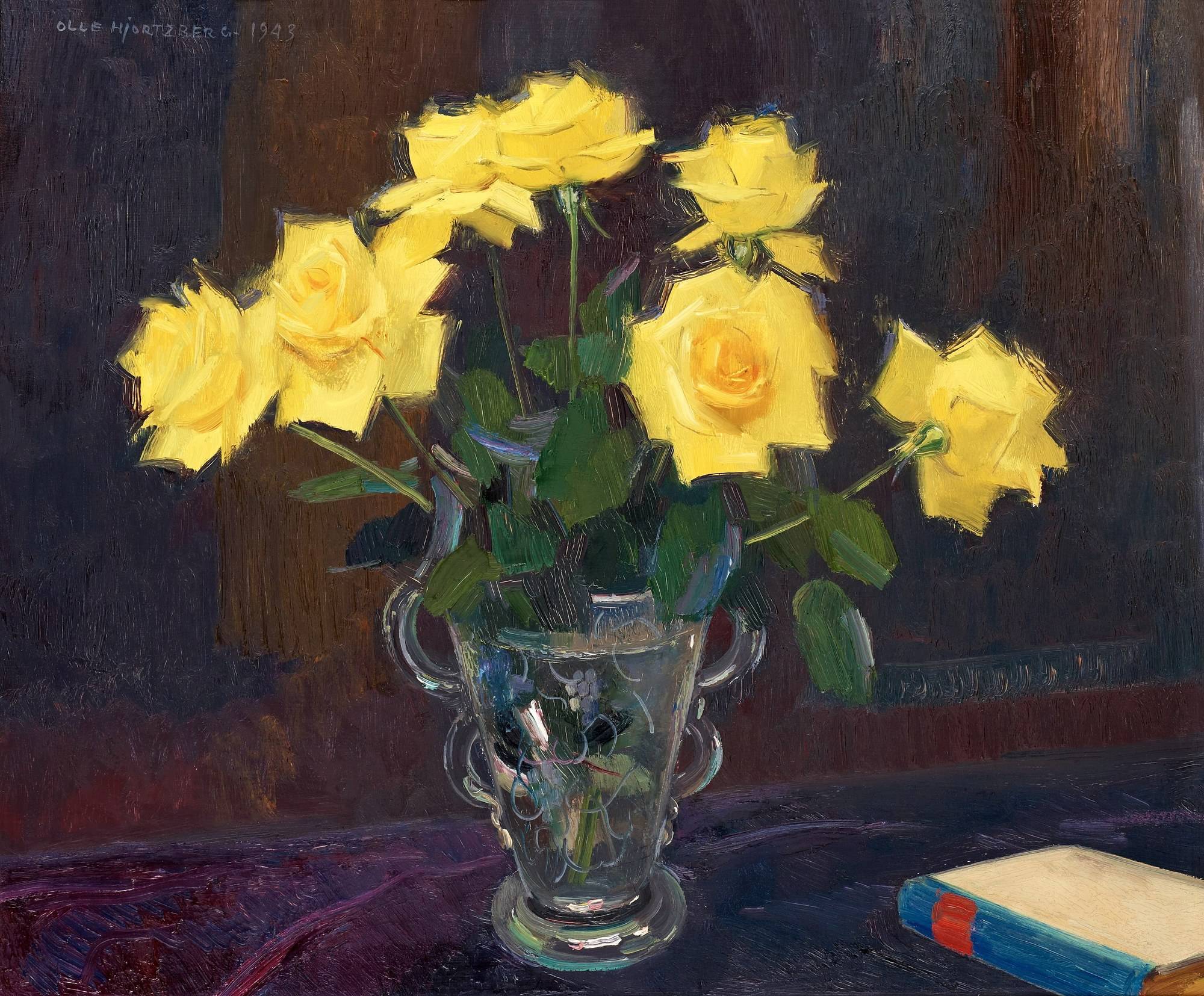 Желтые розы и книга Олле Хьёртцберг